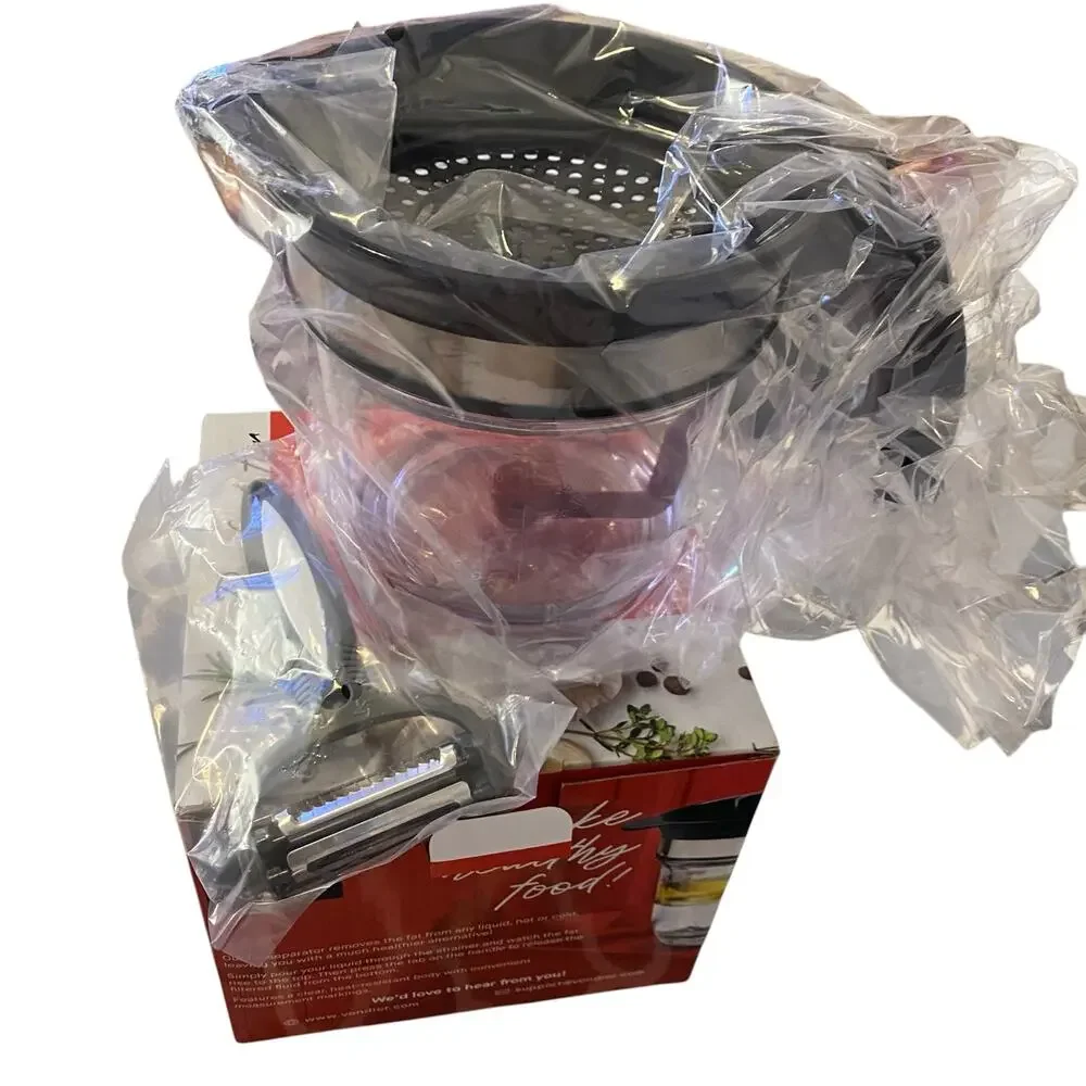 NIB Fat/ Grease Separator With Bottom Release, Kitchen Gadget with 3-in-1 peeler